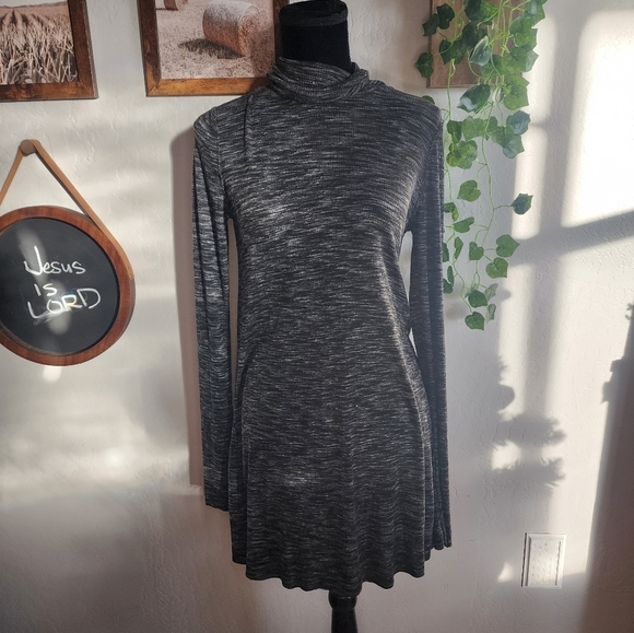 We The Free Heather Black Split Back Tunic Size Small - Picture 2 of 10